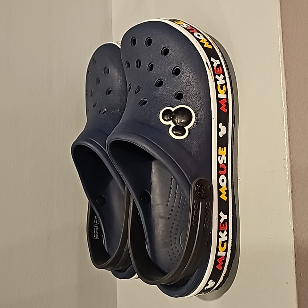 Disney Crocs boys 5 girls 7